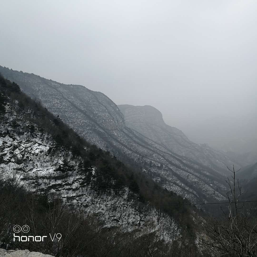 焦作市众光耐酸瓷业有限公司开工前先去登登山，而且还是雪山